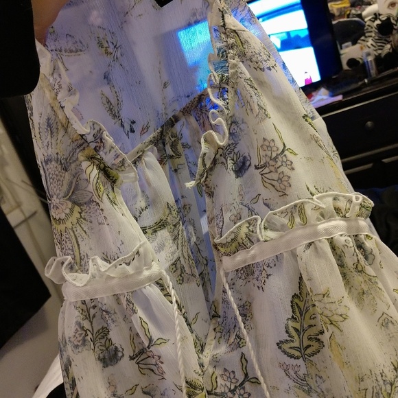 🔹️Beautiful sheer blouse🔹️ - Picture 5 of 6